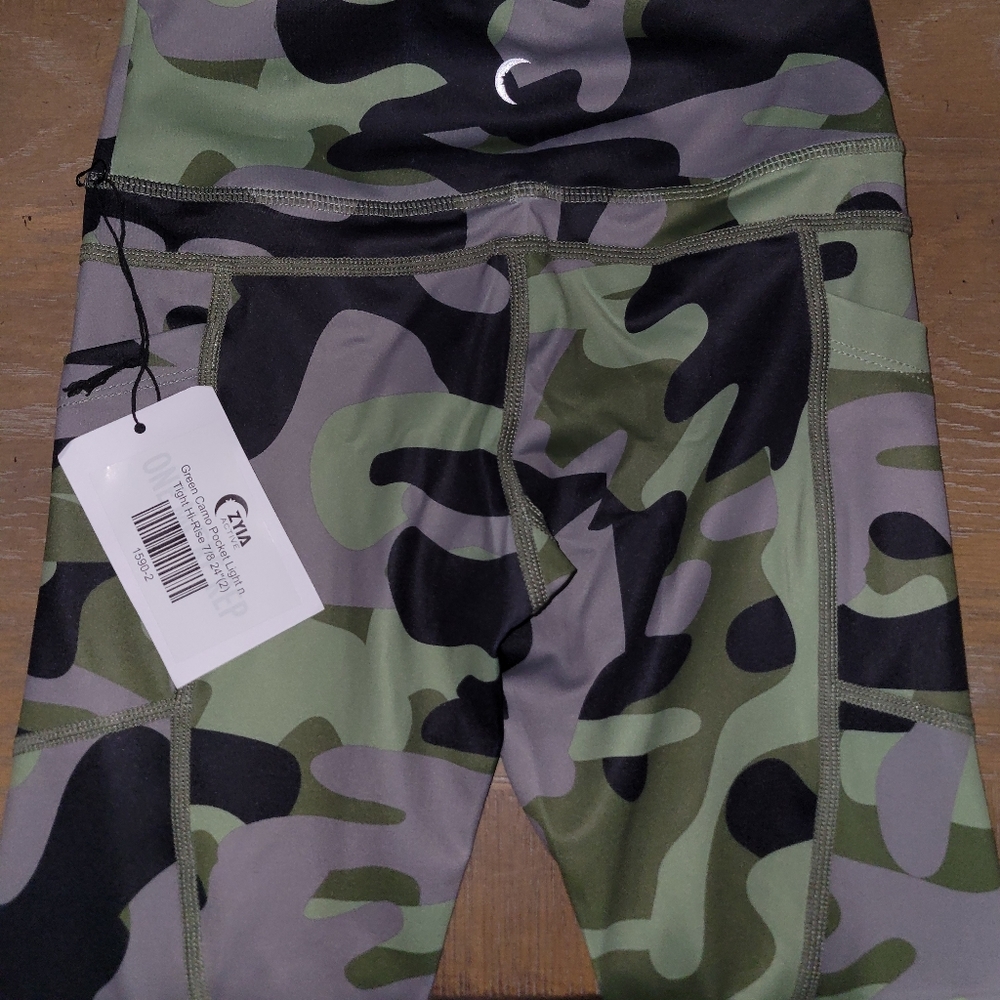 Zyia leggings